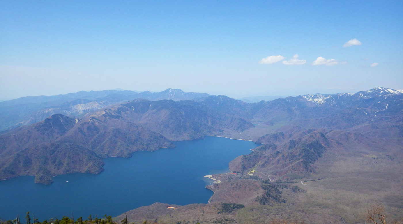 男体山山頂から、中禅寺湖と戦場ヶ原の眺め